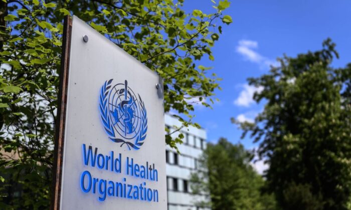 Эмблема Всемирной организации здравоохранения в Женеве, Швейцария, 24 апреля 2020 г. (Fabrice Coffrini/AFP via Getty Images) | Epoch Times Россия