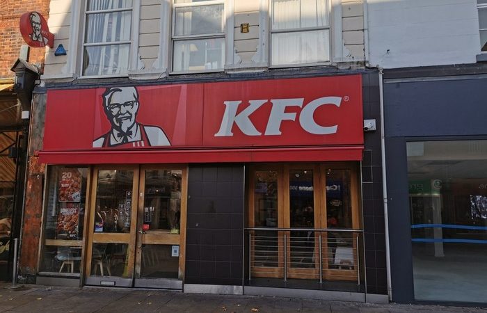Сеть ресторанов быстрого питания KFC сменила название. (pxhere.com/СС0) | Epoch Times Россия