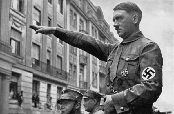 Адольф Гитлер в Мюнхене весной 1932 года. (Heinrich Hoffmann/Archive Photos/Getty Images)