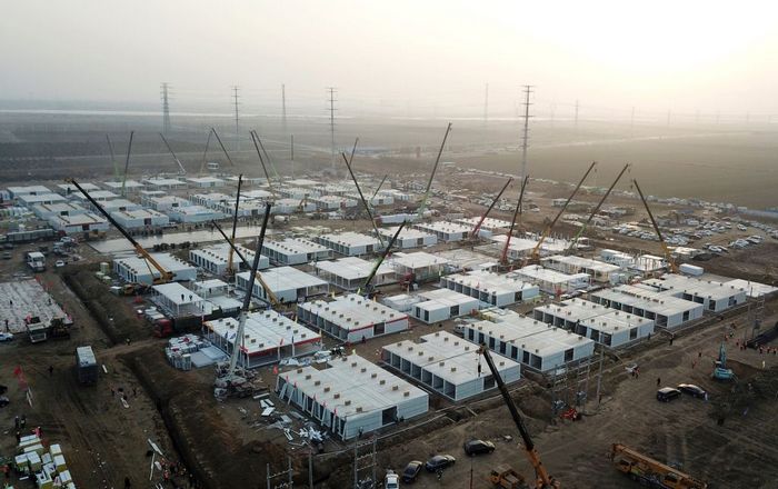 В Гуанчжоу строят карантинный центр на 80 тысяч человек