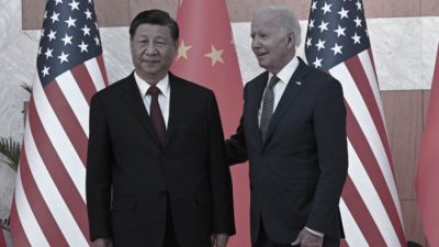 Отставной генерал: Байден наивно полагает, что холодной войны с Китаем можно избежать
