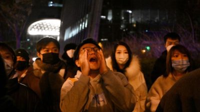 Правозащитник: Протесты в Китае — это восстание против жестоких репрессий, цензуры и блокировок