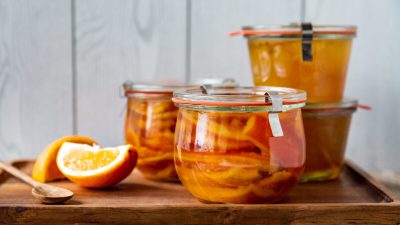 Домашние засахаренные апельсиновые корки – это сладкие, липкие кусочки солнечного света