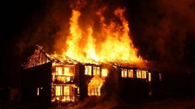 20 человек сгорели в пожаре в приюте Кемерово