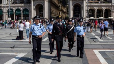 Италия прекращает совместное полицейское патрулирование с Китаем после сообщений о тайных китайских полицейских участках