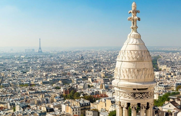 Вид на Париж с центрального купола. Построенный в 1889 году, купол поддерживается 80 колоннами и предлагает самую высокую смотровую площадку в Париже после Эйфелевой башни.(Viacheslav Lopatin/Shutterstock)