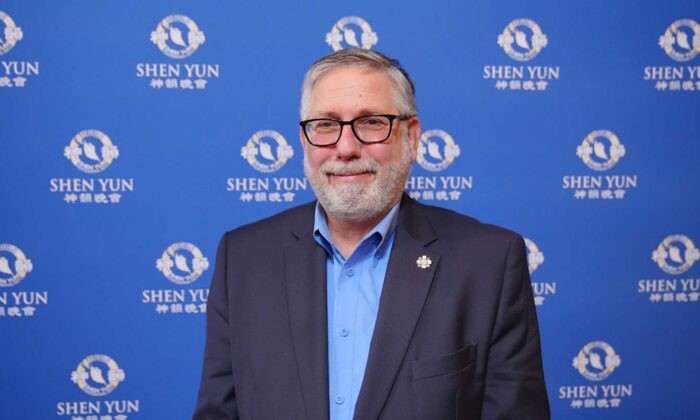Зритель: Представление Shen Yun ошеломляюще красивое и глубокое Лэннинг Левин Shen Yun Performing Arts в театре Hanover в Вустере 15 января 2023 года. (NTD) | Epoch Times Россия