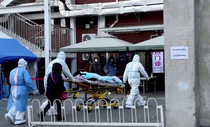 Больницы и крематории Китая переполнены. «Борьба с небом» проиграна