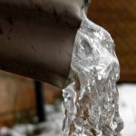 Аномальные морозы на Сахалине оставили без воды 150 домов и два детсада