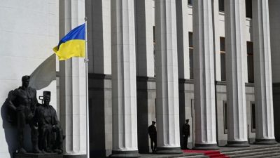 Заместители главы офиса президента и министра обороны Украины ушли в отставку