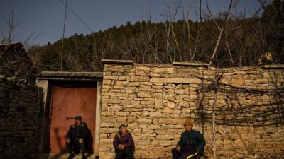 В сельской местности Китая многие пациенты с COVID ждут своей смерти из-за отсутствия лекарств