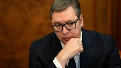 Президент Сербии готов покинуть пост ради спасения страны