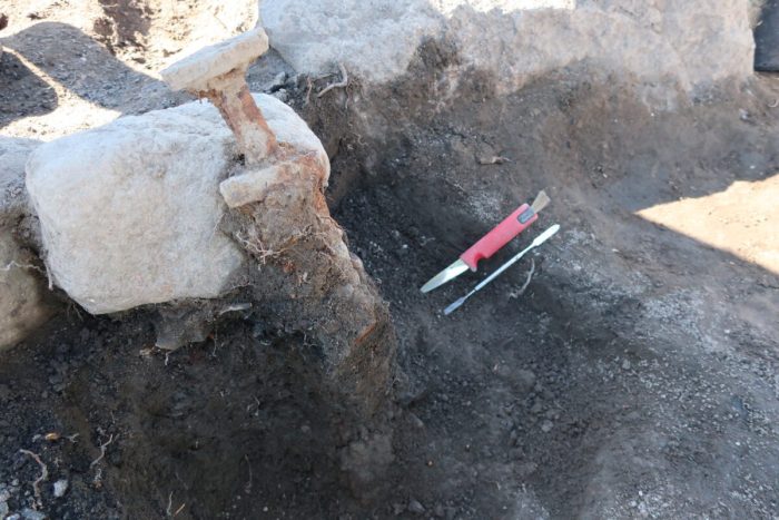 Археологи нашли 2 меча эпохи викингов в 1200-летней могиле в Швеции Археологи нашли 2 меча эпохи викингов в 1200-летней могиле в Швеции