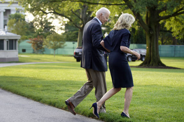 Президент США Джо Байден и первая леди США Джилл Байден не присутствовали при обыске своего дома в Делавэре. (YuriGripas/Abaca/BloombergviaGettyImages) | Epoch Times Россия