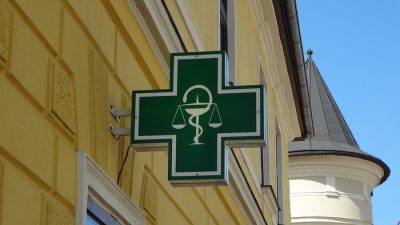 Росздравнадзор предупредил о задержках доставки лекарств в аптеки
