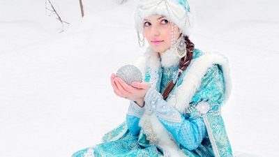 «Зима — время внутреннего света»: советы главной Снегурочки России