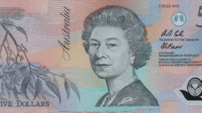 Портрет королевы Елизаветы II на австралийских долларах будет убран