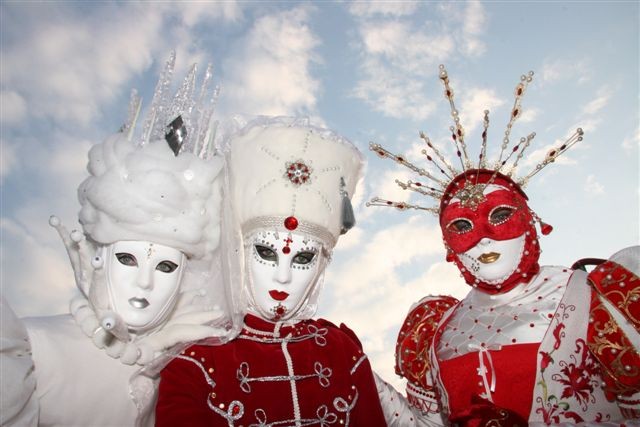 В Венеции открылся карнавал