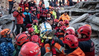 Число погибших в результате землетрясения в Турции и Сирии превысило 4300 человек (видео)