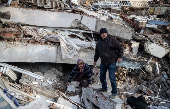 Жители Турции вновь пережили землетрясение магнитудой 4,7 (видео) Фото: Землетрясение в Хатае, 7 февраля 2023 года. (Burak Kara/Getty Images)