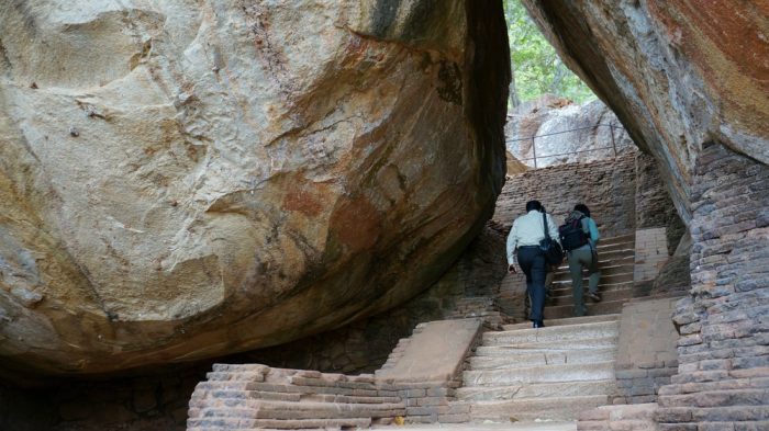 Древняя скальная крепость, всё ещё окутанная тайной: захватывающая дух Сигирия на Шри-Ланке