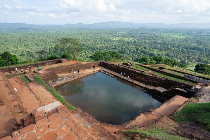 Древняя скальная крепость, всё ещё окутанная тайной: захватывающая дух Сигирия на Шри-Ланке