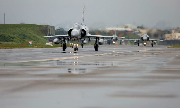 Самолёт Mirage 2000-5 ВВС Тайваня на авиабазе Синьчжу в Синьчжу, Тайвань, 11 января 2023 года. (Ann Wang/Reuters)
 | Epoch Times Россия