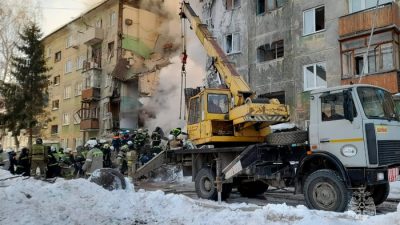 В Новосибирске из-за взрыва газа обрушилась пятиэтажка. Есть жертвы (видео)
