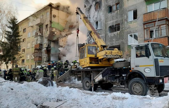 В Новосибирске из-за взрыва газа обрушилась пятиэтажка. Есть жертвы (видео) Фото: 54.mchs.gov.ru/CC BY 4.0