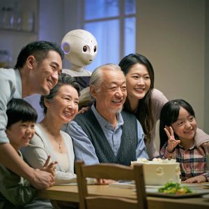 В Японии нашествие роботов: они ухаживают за пожилыми, нянчат младенцев, священнослужительствуют в храмах
