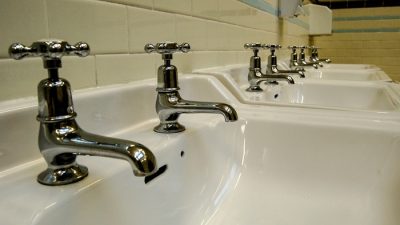 В Евпатории 121 647 жителей остались без питьевой воды