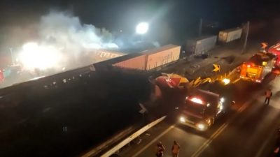 При столкновении двух поездов в Греции погибли 32 человека (видео)