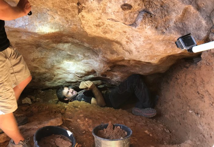 Спелеолог наткнулся на палеолитическую пещеру со следами доисторических медведей