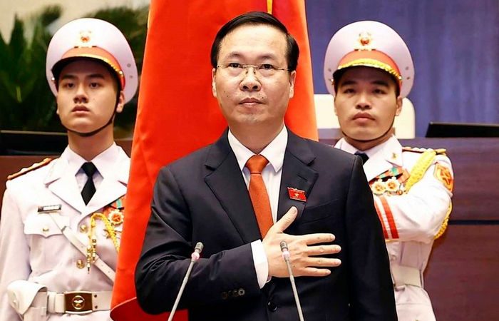 Новый президент Вьетнама Во Ван Тхыонг принимает присягу во время внеочередного заседания Национального собрания в Ханое, 2 марта 2023 года. (HOANG THONG NHAT/Vietnam News Agency/AFP via Getty Images) | Epoch Times Россия