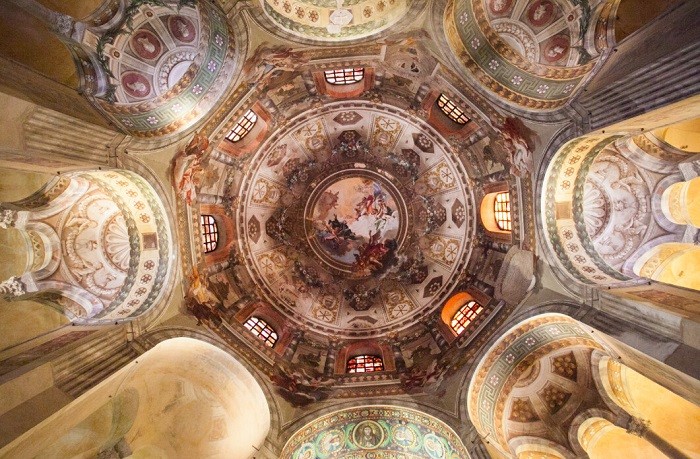 Фрески на куполе базилики Сан-Витале в Равенне, Италия. (Channaly Philipp/Epoch Times)
