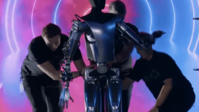 Илон Маск представил человекоподобного робота