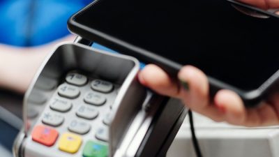 НСПК внедрит оплату картой «Мир» через смартфон