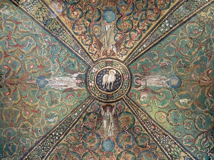 Фрагмент потолка базилики Сан-Витале. (Sandra Dempsey/Unsplash)