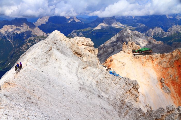 Отреставрирован тайник времён Первой мировой войны на отвесной скале в Доломитовых Альпах