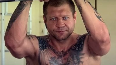 В Екатеринбурге задержали самолёт из-за Александра Емельяненко