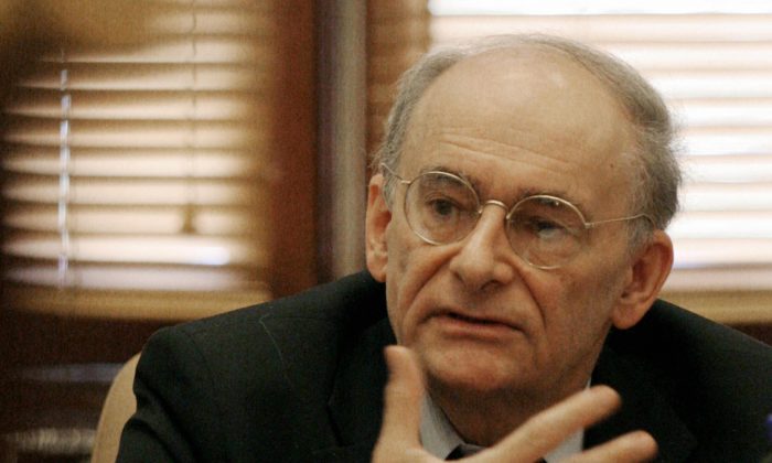 Дэвид Мэйтас, удостоенный наград канадский адвокат по правам человека, соавтор книги «Кровавая жатва: извлечение органов у практикующих Фалуньгун в Китае», фотография из архива. (WoodyWu/AFP/GettyImages) | Epoch Times Россия