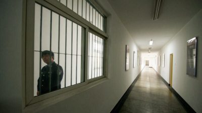 Активиста в Китае бросили в тюрьму и жестоко пытали 4 года за критику компартии