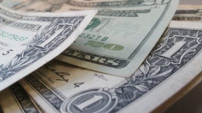 За месяц Россия увеличила вложения в госбумаги США на $8 млн