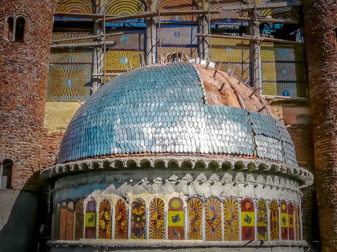 «Сумасшедший каменщик от Бога» 60 лет в одиночку строил собор