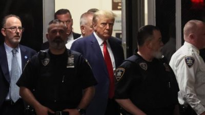 Эксперты по правовым вопросам разбирают недостатки в обвинительном заключении Трампа