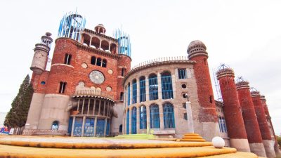 «Сумасшедший каменщик от Бога» 60 лет в одиночку строил собор