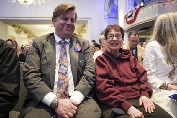 Демократ Роберт Кеннеди официально объявил о выдвижении своей кандидатуры на пост президента США