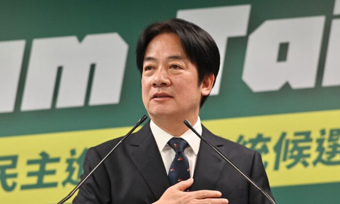 Вице-президент Тайваня и председатель правящей Демократической прогрессивной партии (ДПП) Уильям Лай жестикулирует во время выступления в штаб-квартире ДПП в Тайбэе 12 апреля 2023 года. — Лай будет представлять ДПП на президентских выборах в 2024 году. (Sam Yeh/AFP via Getty Images)
 | Epoch Times Россия