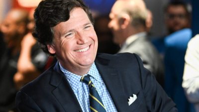 Такер Карлсон нарушает молчание в первом видеообращении