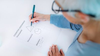 Когнитивная реабилитация помогает пожилым справиться с осложнениями после перенесённого Covid